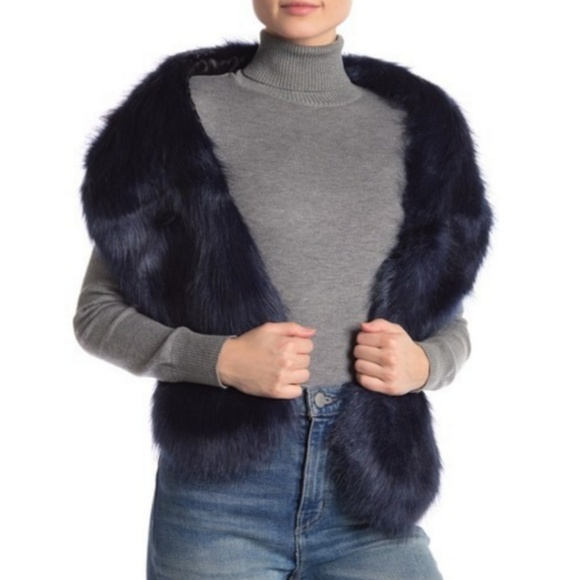 14th & Union Accessories - 🆕️14th & Union Solid Navy Faux Fur Long Stole